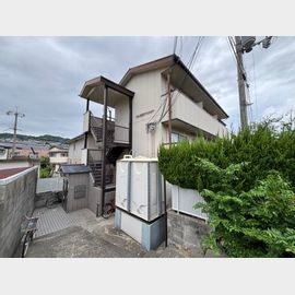 川西池田駅より徒歩6分 築30年3ヶ月 3階建の賃貸物件