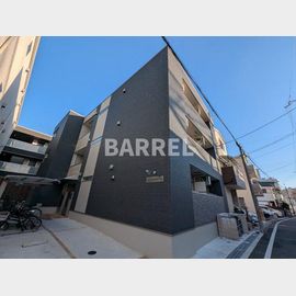 伊丹駅より徒歩11分 築1年5ヶ月 3階建の賃貸物件