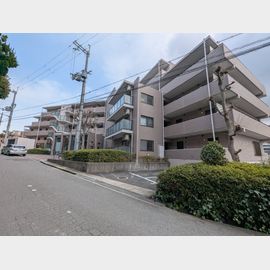 千里山駅より徒歩15分 5階 築28年2ヶ月の賃貸物件