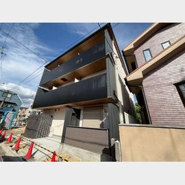 石橋阪大前駅より徒歩8分 新築 3階建の賃貸物件