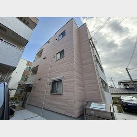 石橋阪大前駅より徒歩12分 築1年9ヶ月 3階建の賃貸物件