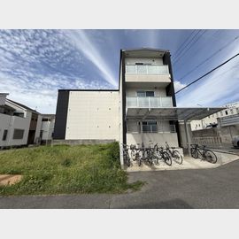 石橋阪大前駅より徒歩9分 3階 築11年の賃貸物件