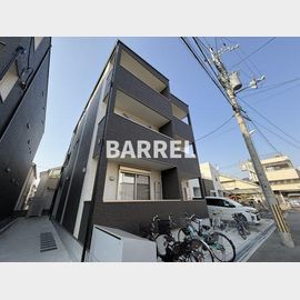 石橋阪大前駅より徒歩12分 築3年7ヶ月 3階建の賃貸物件