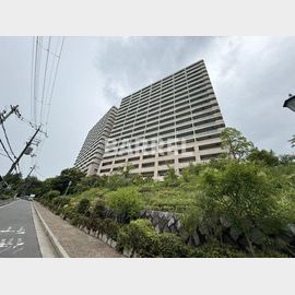 千里中央駅より徒歩8分 10階 築11年8ヶ月の賃貸物件
