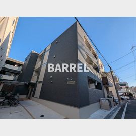 伊丹駅より徒歩11分 築1年10ヶ月 3階建の賃貸物件