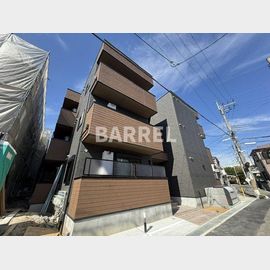 蛍池駅より徒歩8分 新築 3階建の賃貸物件