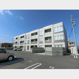 東山公園駅より徒歩17分 築9年4ヶ月 3階建の賃貸物件