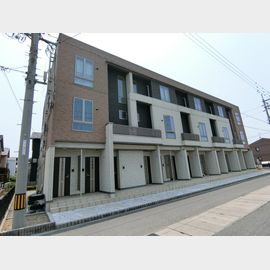 後藤駅より徒歩32分 築11年3ヶ月 3階建の賃貸物件