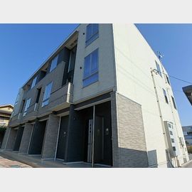 三本松口駅より徒歩21分 築12年8ヶ月 3階建の賃貸物件
