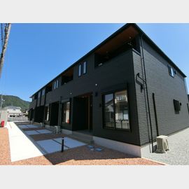 馬場崎町駅より徒歩19分 築1年11ヶ月 2階建の賃貸物件