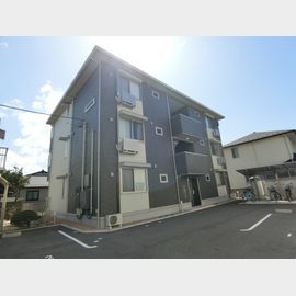 三本松口駅より徒歩9分 築4年8ヶ月 3階建の賃貸物件