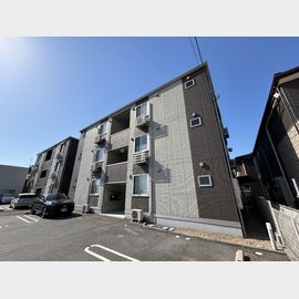 三本松口駅より徒歩9分 築9年2ヶ月 3階建の賃貸物件