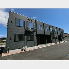 馬場崎町駅より徒歩37分 築1年8ヶ月 2階建の賃貸物件