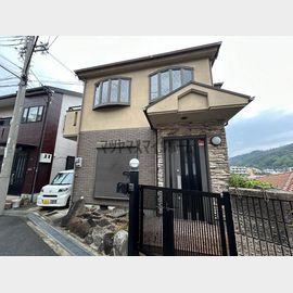 石切駅より徒歩3分 築24年9ヶ月 2階建の賃貸物件