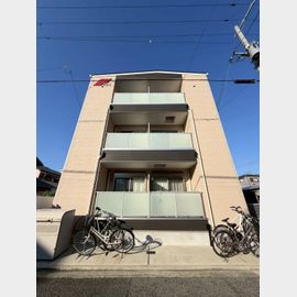 湊駅より徒歩6分 築2年11ヶ月 3階建の賃貸物件