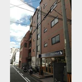 クイーンズコートテンマ 2階 築22年8ヶ月の賃貸物件