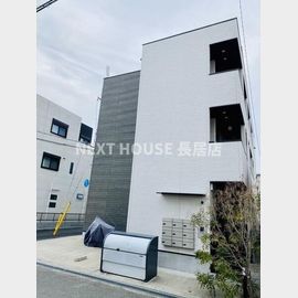 住ノ江駅より徒歩15分 築8年 3階建の賃貸物件