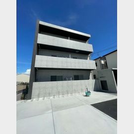 七道駅より徒歩12分 築1年11ヶ月 3階建の賃貸物件