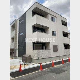 新加美駅より徒歩4分 築1年1ヶ月 3階建の賃貸物件
