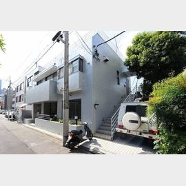 原宿駅より徒歩12分 築38年7ヶ月 2階建の賃貸物件
