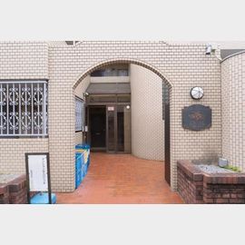 中野坂上駅より徒歩10分 3階 築41年11ヶ月の賃貸物件