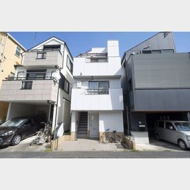 大倉山駅より徒歩14分 築34年6ヶ月 3階建の賃貸物件
