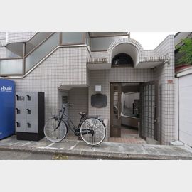 新高円寺駅より徒歩6分 築40年10ヶ月 4階建の賃貸物件
