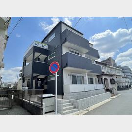 馬橋駅より徒歩5分 築4年 3階建の賃貸物件
