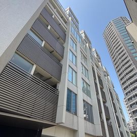 六本木駅より徒歩4分 5階 築17年1ヶ月の賃貸物件