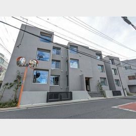 目黒駅より徒歩18分 2階 築1年11ヶ月の賃貸物件