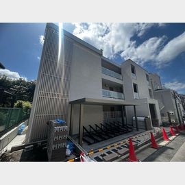 学芸大学駅より徒歩16分 築2年5ヶ月 3階建の賃貸物件