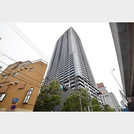 大阪駅より徒歩5分 築4年4ヶ月 56階建の賃貸物件