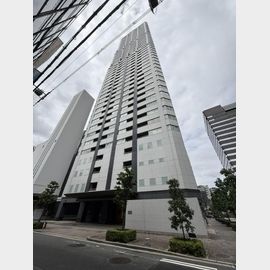 肥後橋駅より徒歩1分 築17年10ヶ月 46階建の賃貸物件