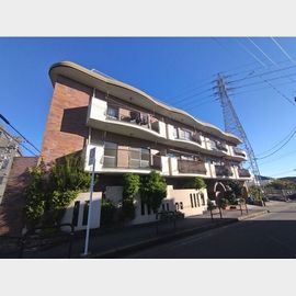 一社駅より徒歩11分 3階 築48年2ヶ月の賃貸物件