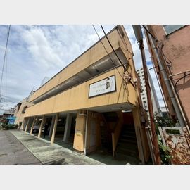 熊谷駅より徒歩10分 築39年9ヶ月 3階建の賃貸物件